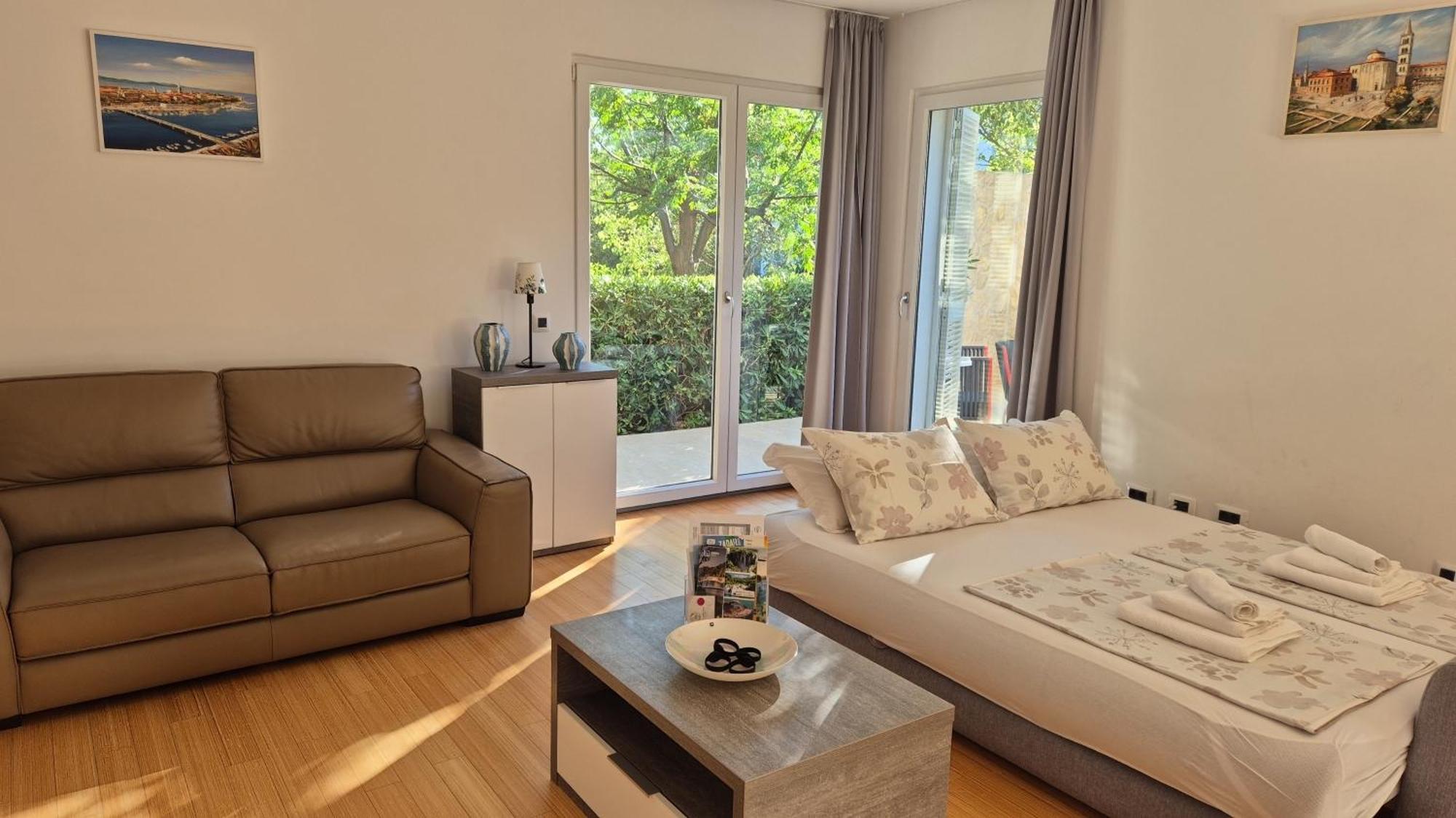 Luxury Two-Floor Apartment In Petrcane With Garden And Pool Εξωτερικό φωτογραφία